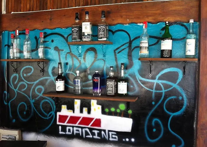 فندق Oezguer Hotel فتحية