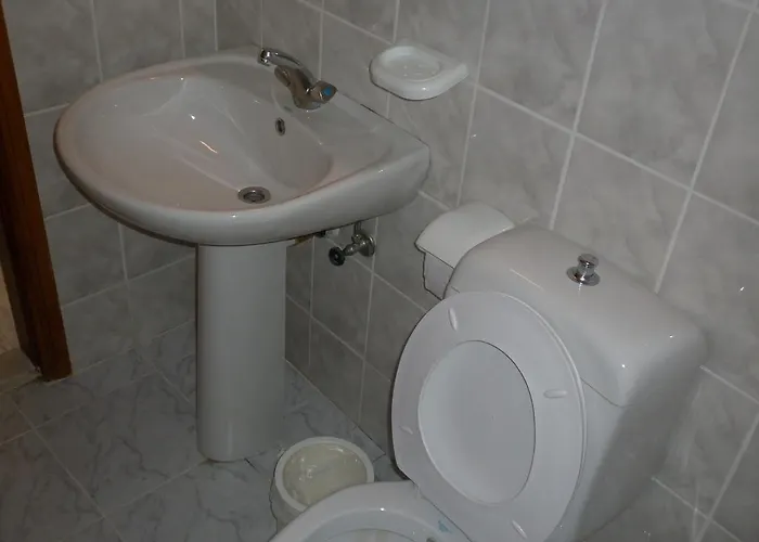 Oezguer Hotel فتحية