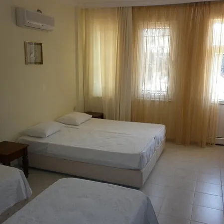 Oezguer Hotel *