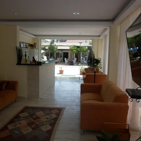 Oezguer Hotel Szálloda Fethiye