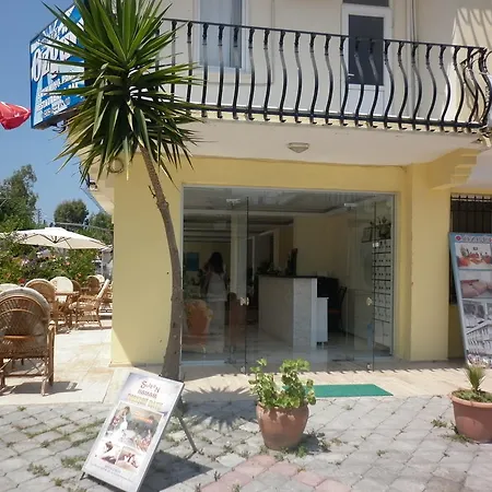 Отель Oezguer Hotel *