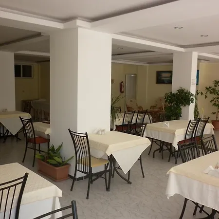 Oezguer Hotel * 페티예