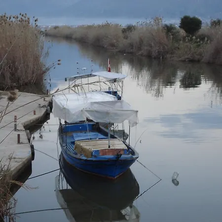 Szálloda Oezguer Hotel *