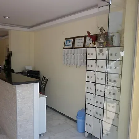 Oezguer Hotel *